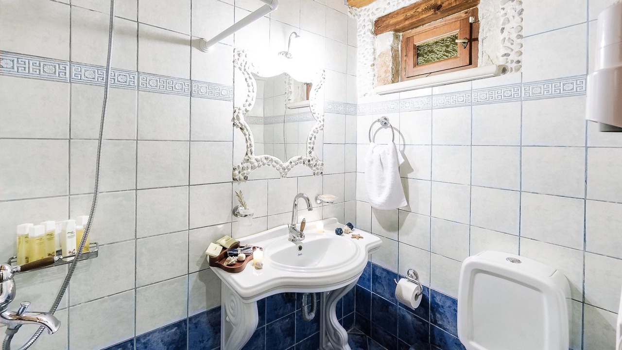 Photo of Bathroom in Elation