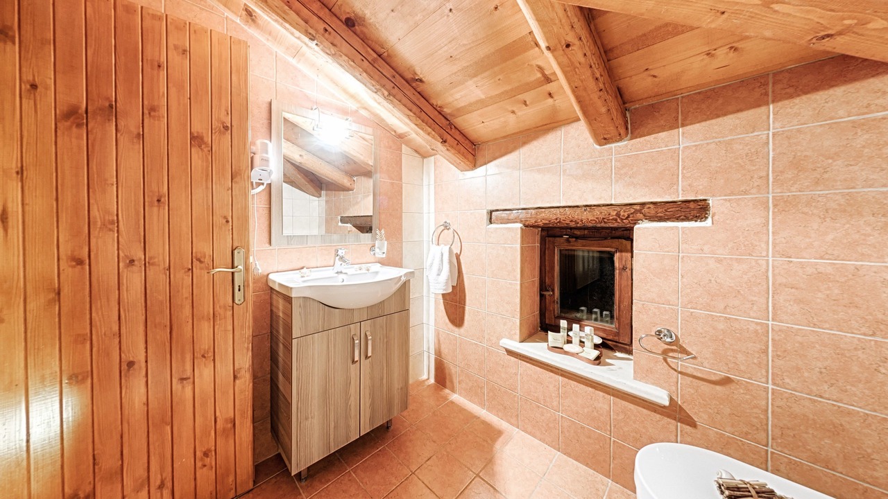 Photo of Bathroom in Elation