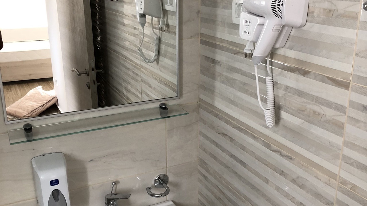 Photo of Bathroom in Maini