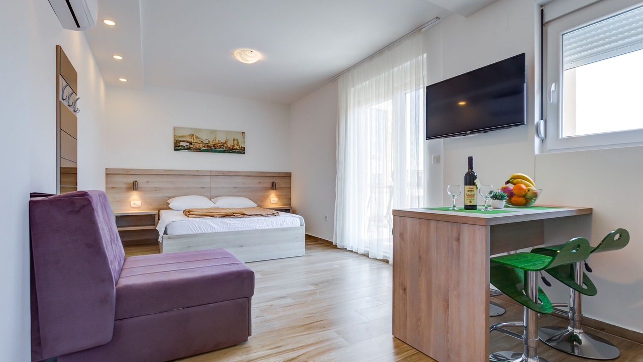 Photo of Bedroom in Maini