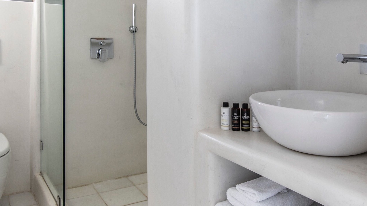 Photo of Bathroom in Maragas