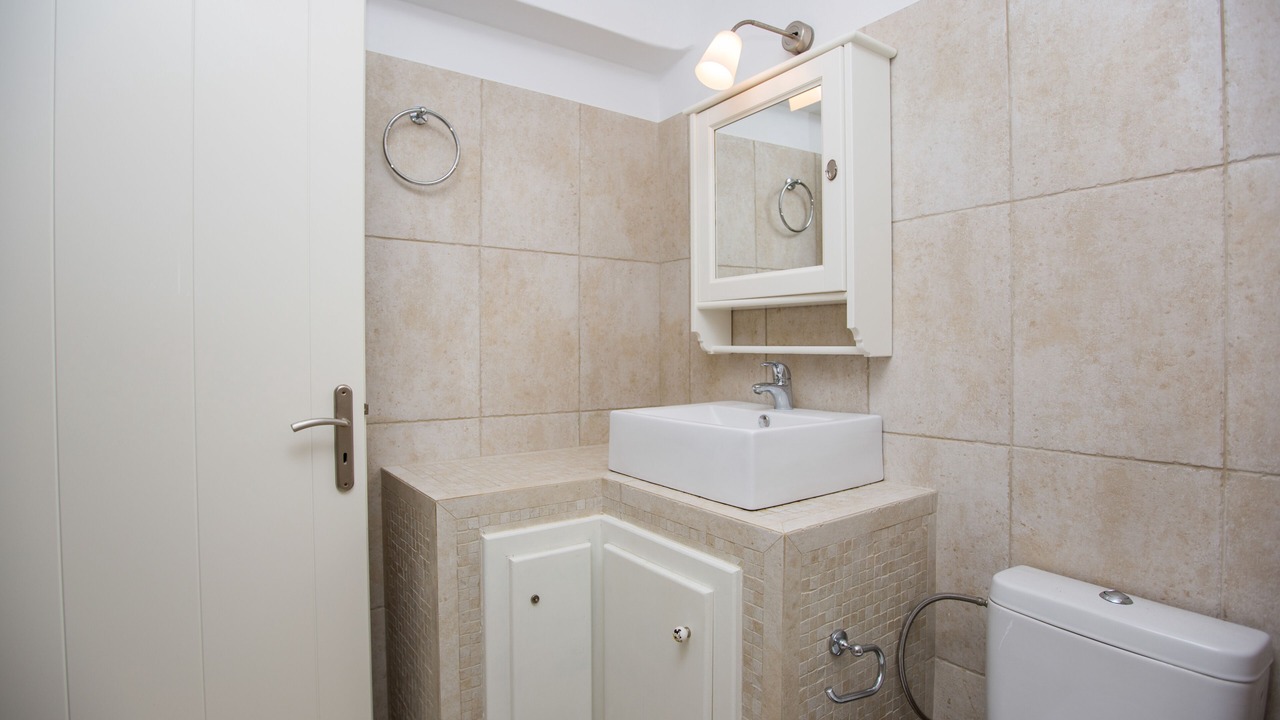 Photo of Bathroom in Maragas