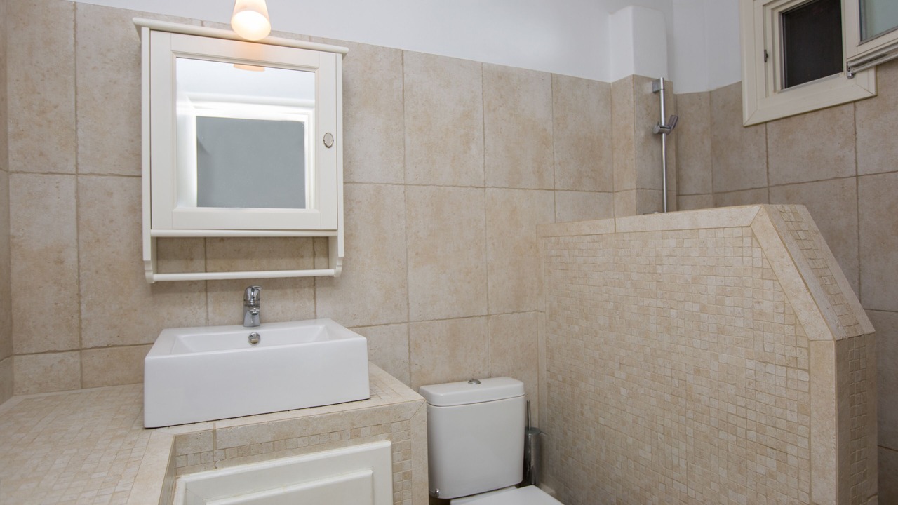 Photo of Bathroom in Maragas