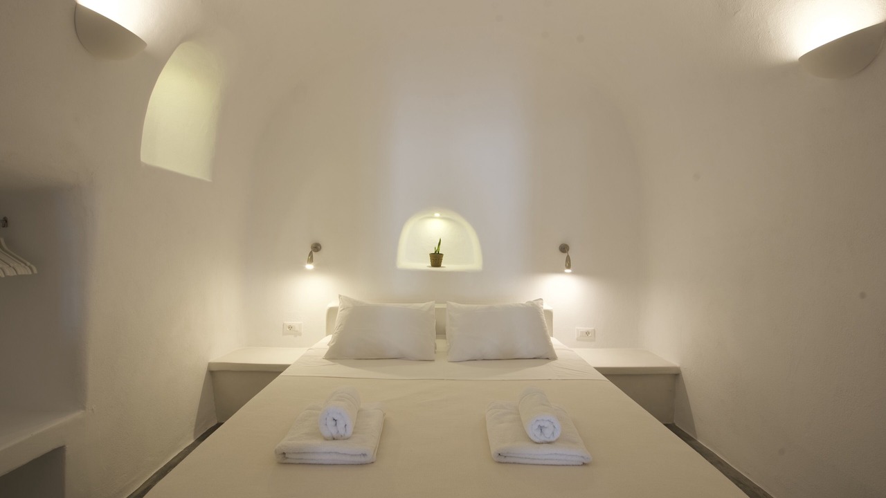 Photo of Bedroom in Oia