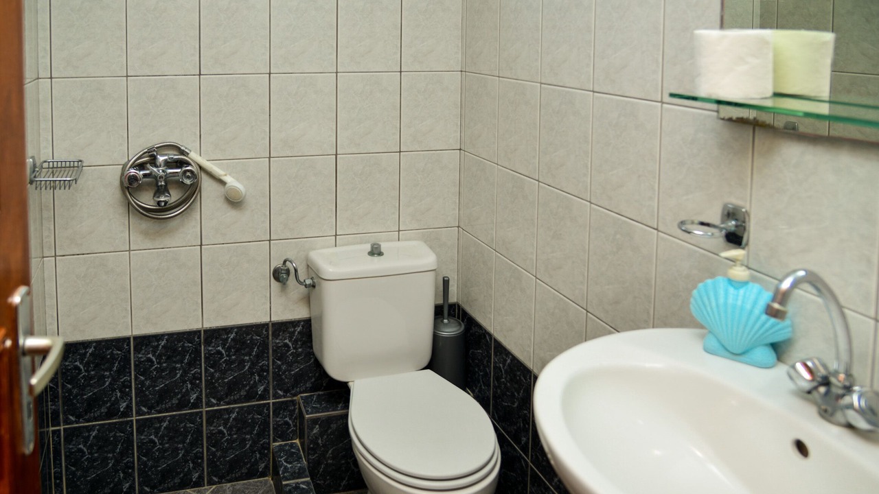 Photo of Bathroom in Ios Town