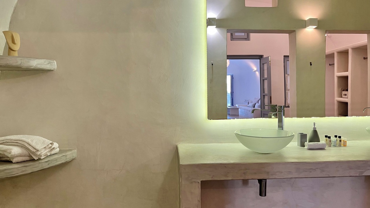 Photo of Bathroom in Fira