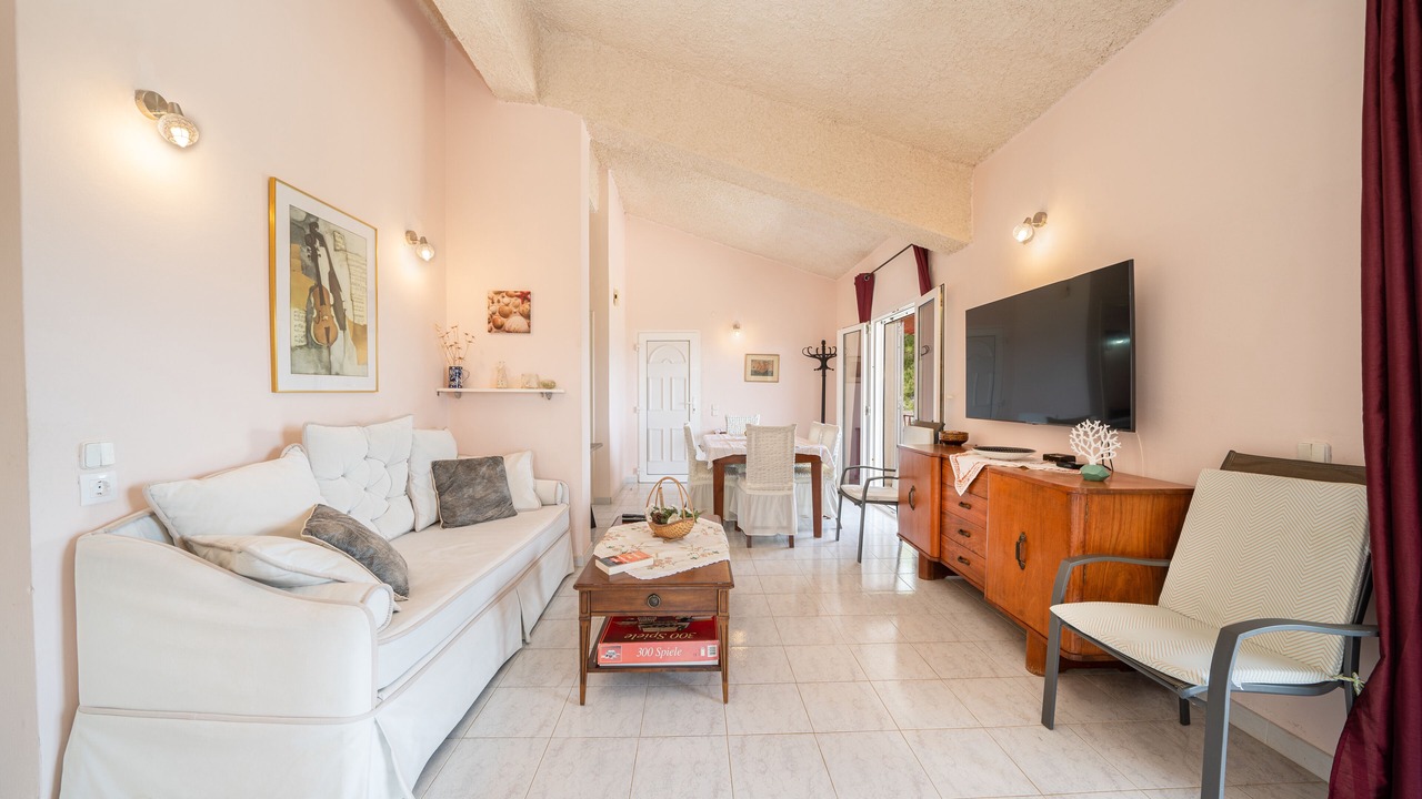 Photo of Livingroom in Paliki