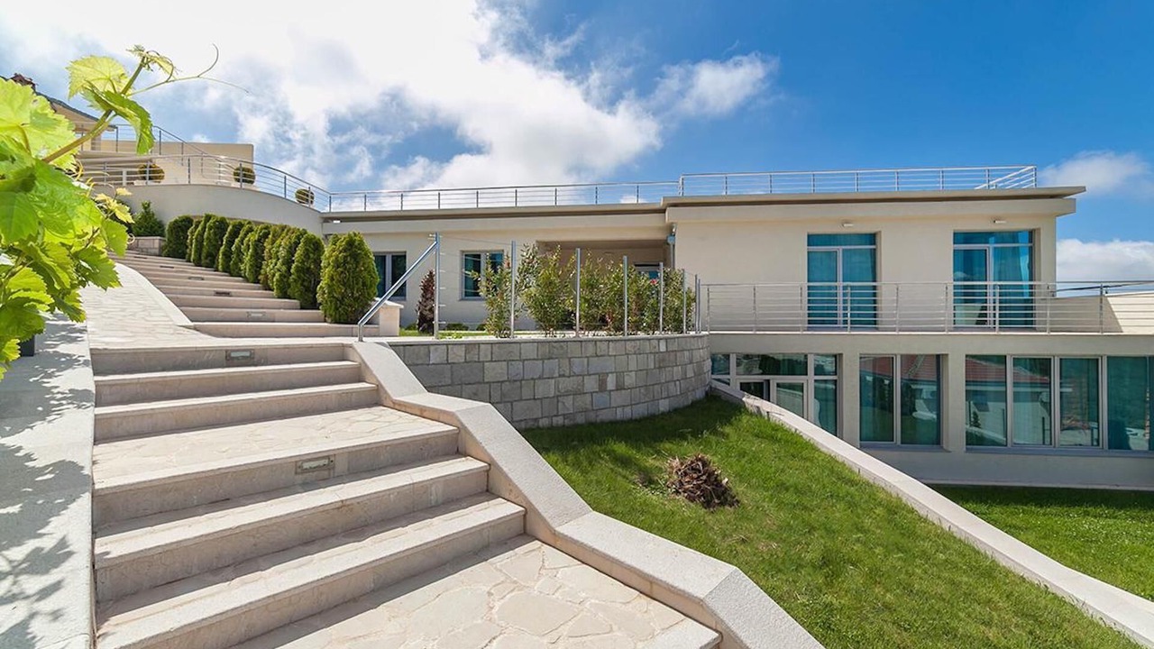 Photo of Outdoor in Mirac