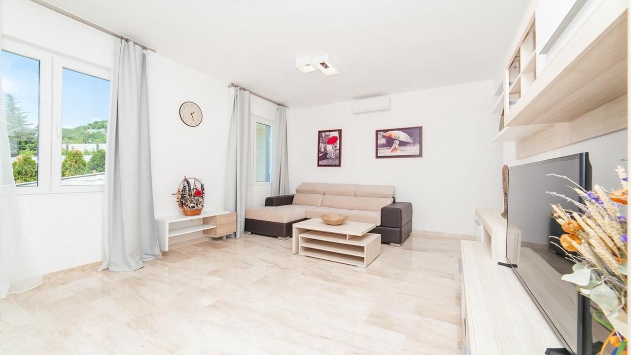 Photo of Livingroom in Mirac