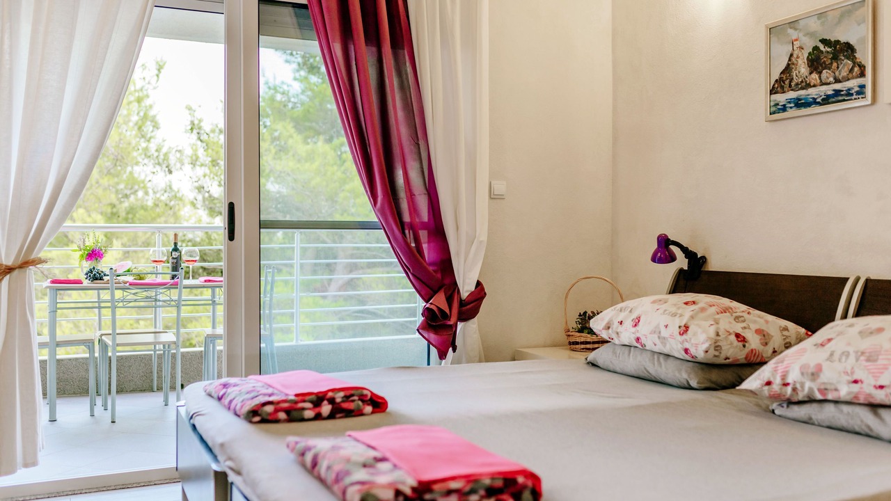 Photo of Bedroom in Sutomore