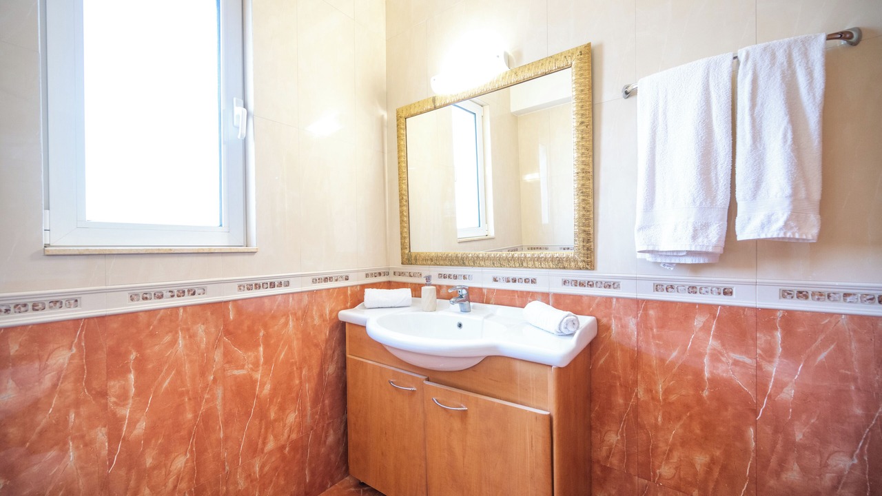 Photo of Bathroom in Ialyssos