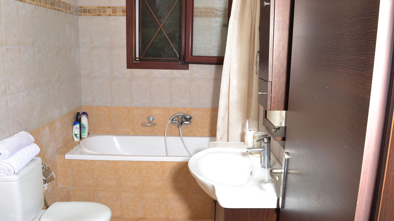Photo of Bathroom in Koutsoupia