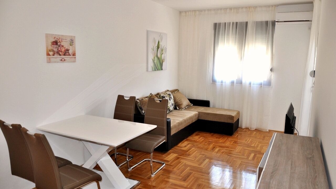 Photo of Livingroom in Podmaine