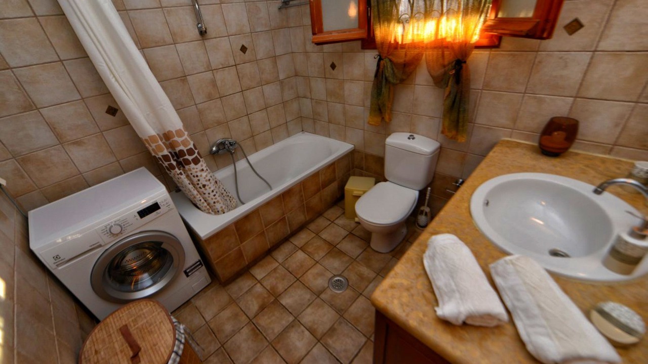 Photo of Bathroom in Pirgi