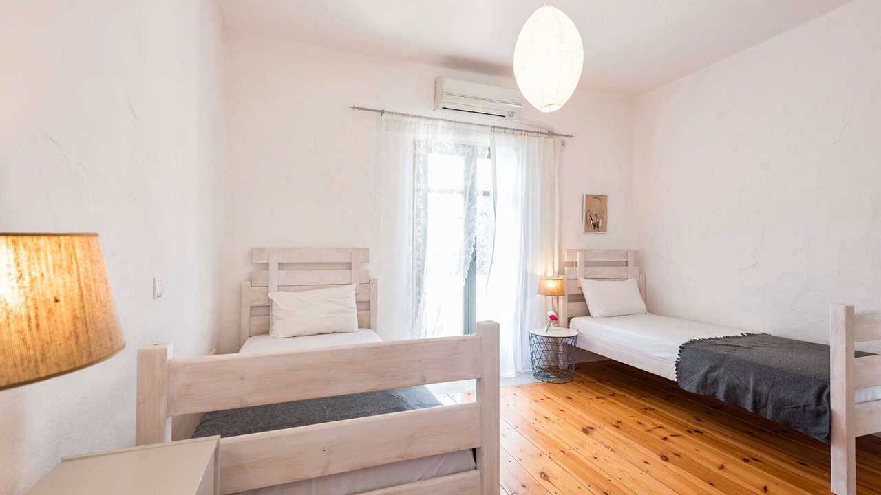 Photo of Bedroom in Drios