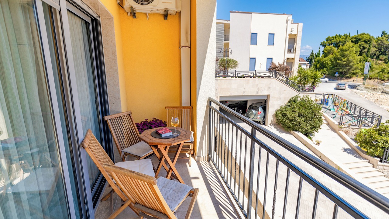 Photo of Patio Balcony in Igalo