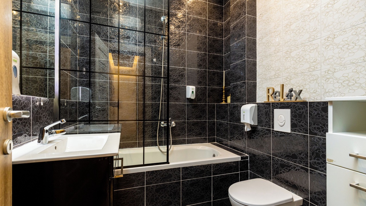 Photo of Bathroom in Igalo