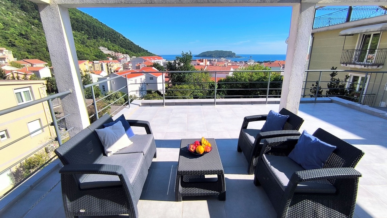 Photo of Patio Balcony in Podmaine