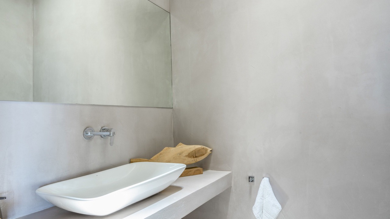 Photo of Bathroom in Ios