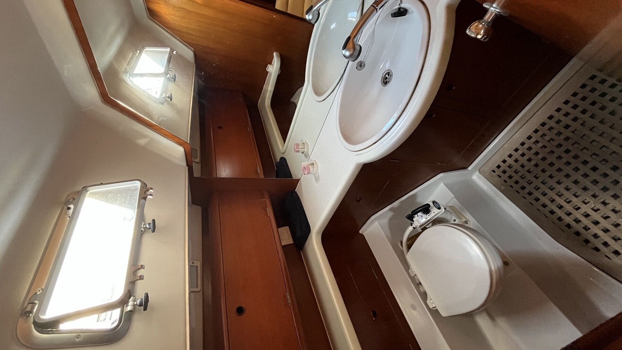 Photo of Bathroom in Volos City Centre