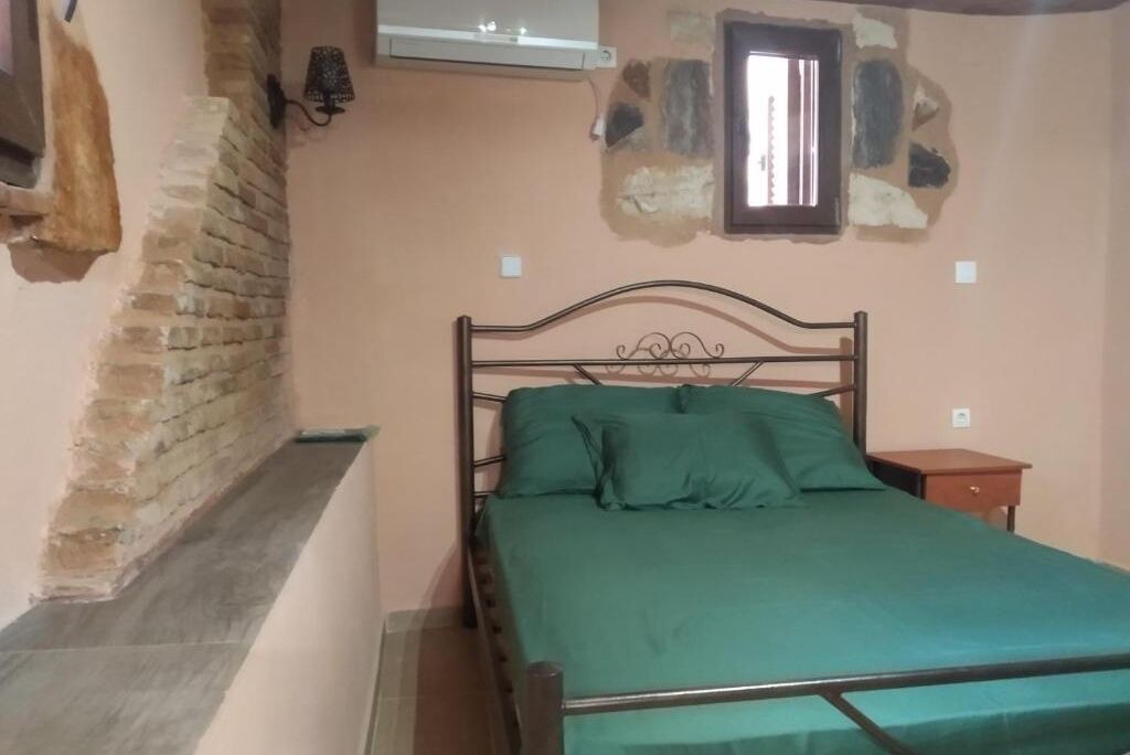 Photo of Bedroom in Omales