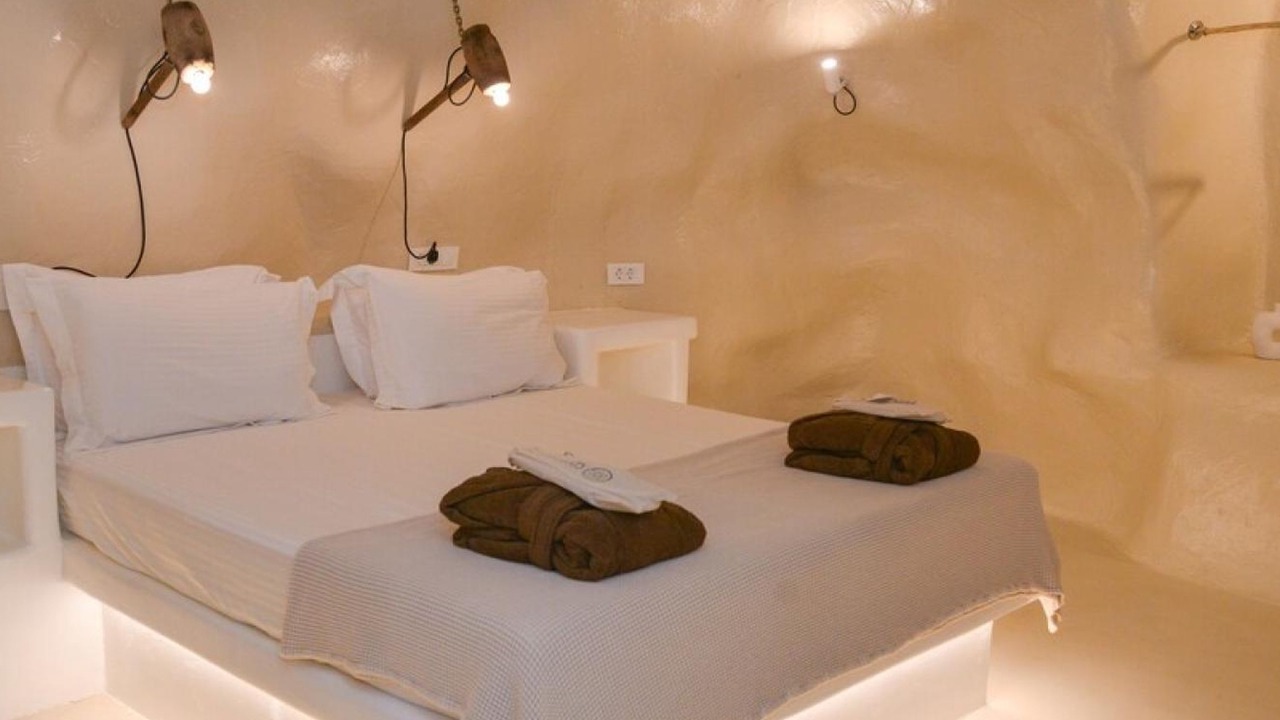 Photo of Bedroom in Adamas