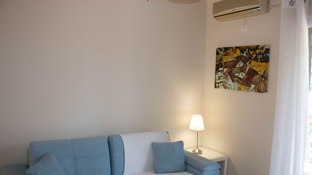 Photo of Livingroom in Dhrakata