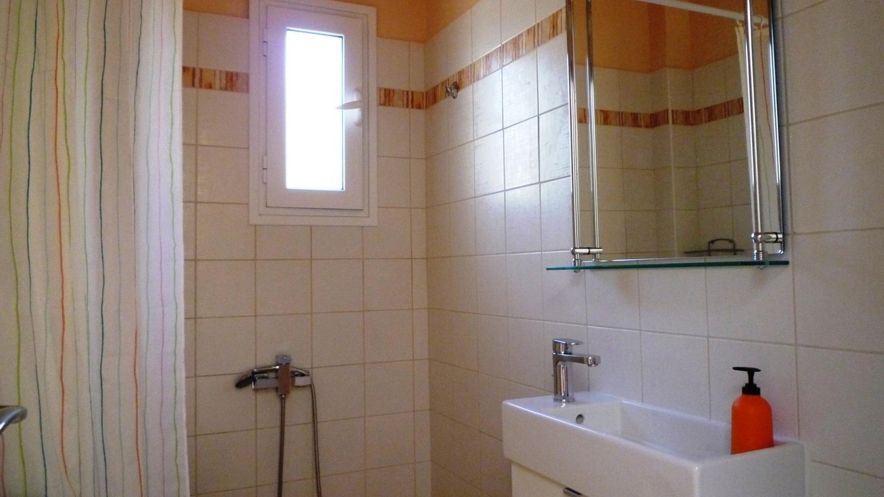 Photo of Bathroom in Dhrakata