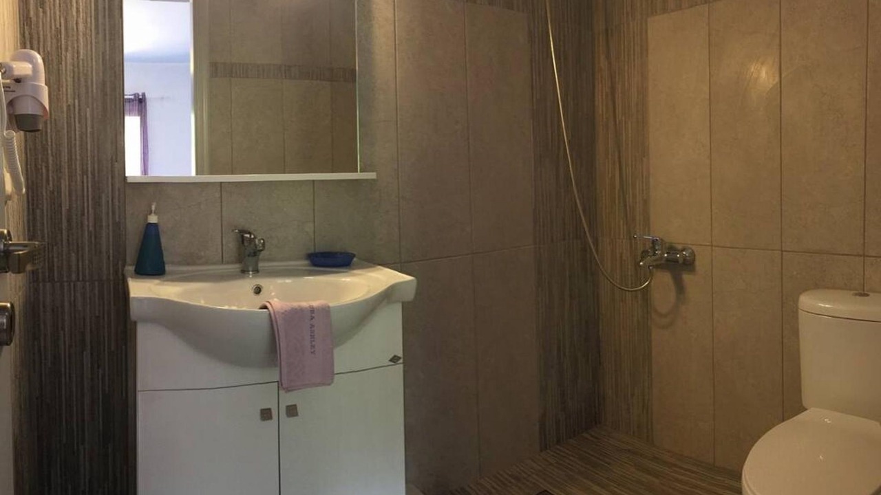 Photo of Bathroom in Dhrakata