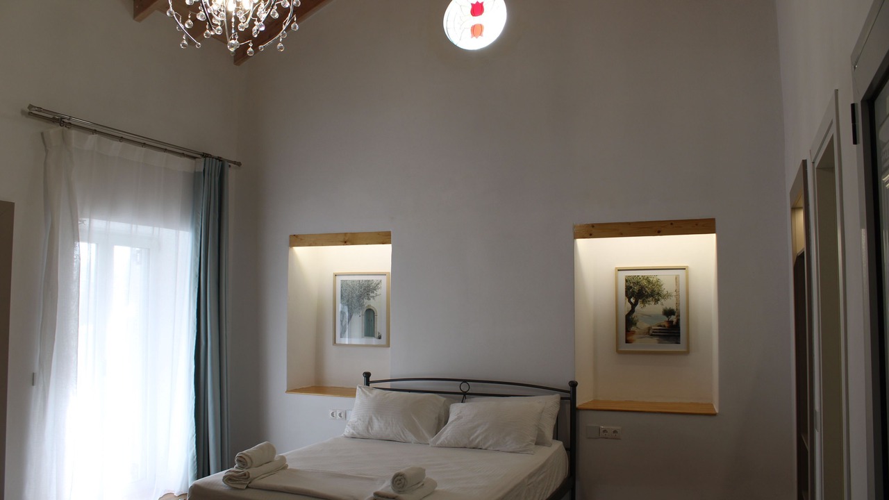 Photo of Bedroom in Ipsos