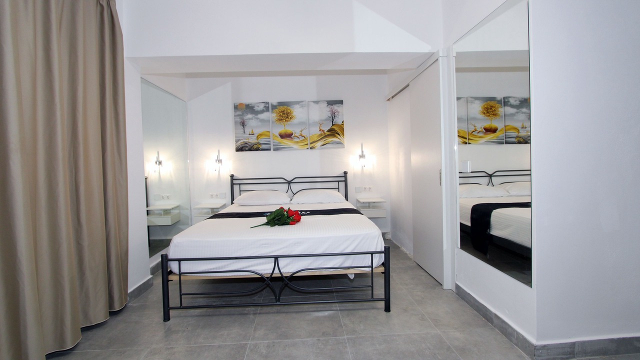 Photo of Bedroom in Ipsos