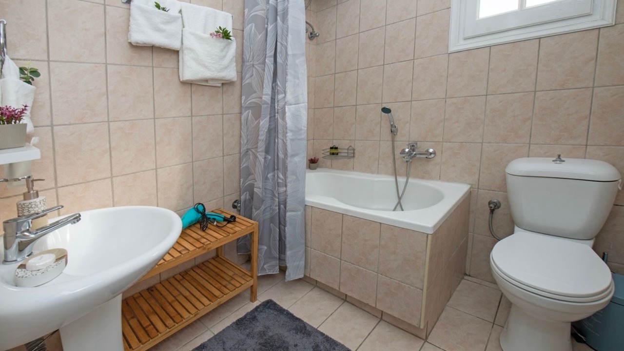 Photo of Bathroom in Perama