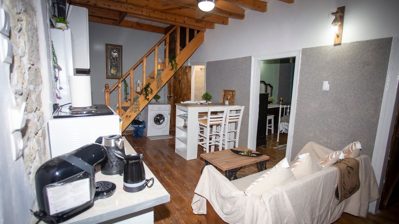 Photo of Livingroom in Messonghi