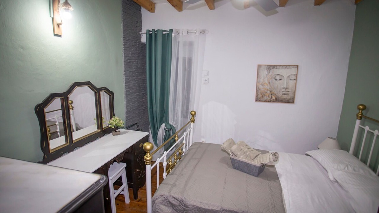 Photo of Bedroom in Messonghi