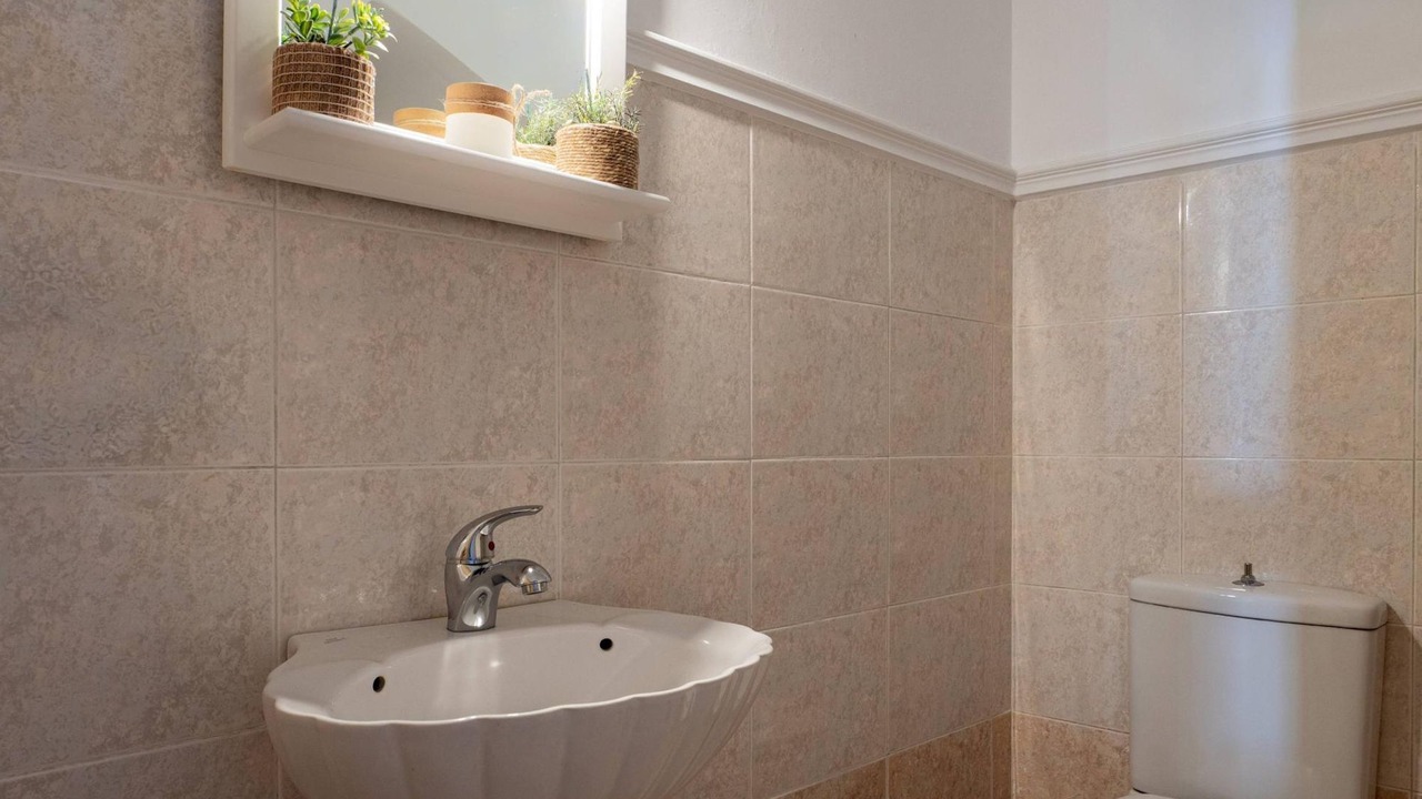 Photo of Bathroom in Neromilos