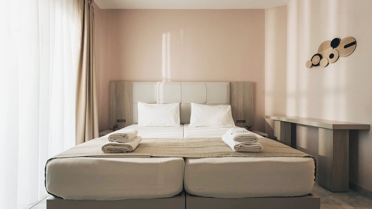 Photo of Bedroom in Neromilos