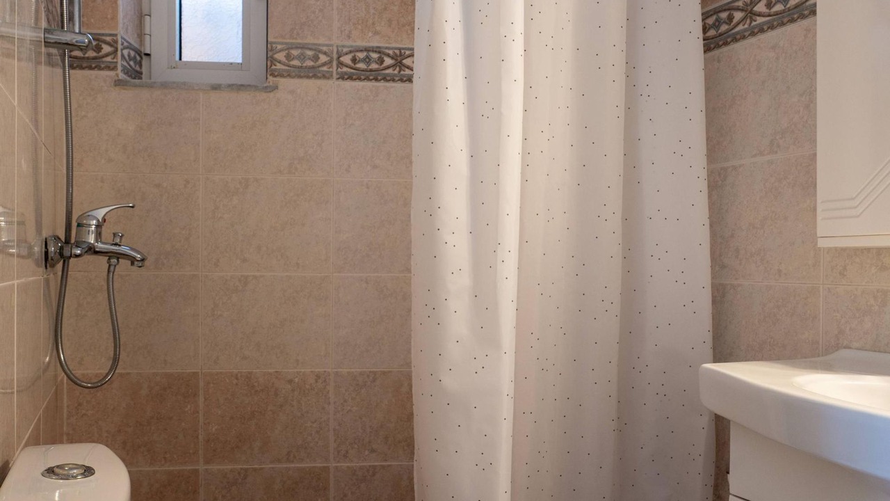 Photo of Bathroom in Neromilos