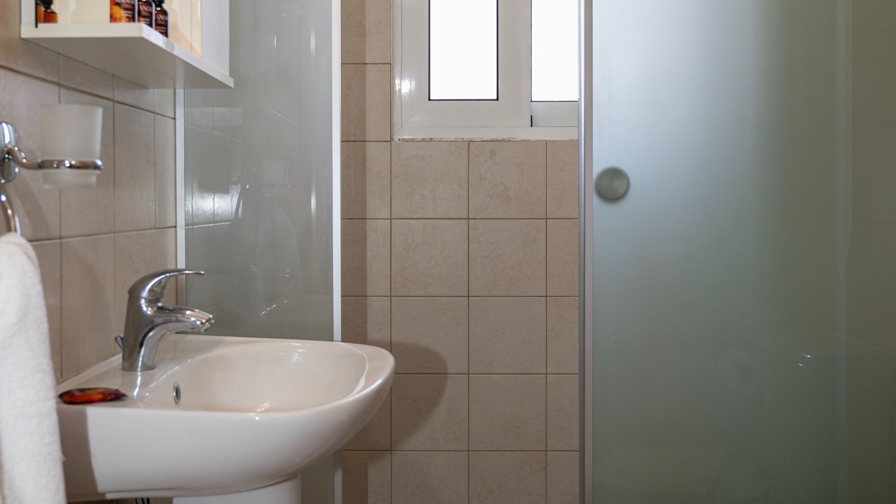 Photo of Bathroom in Ialyssos