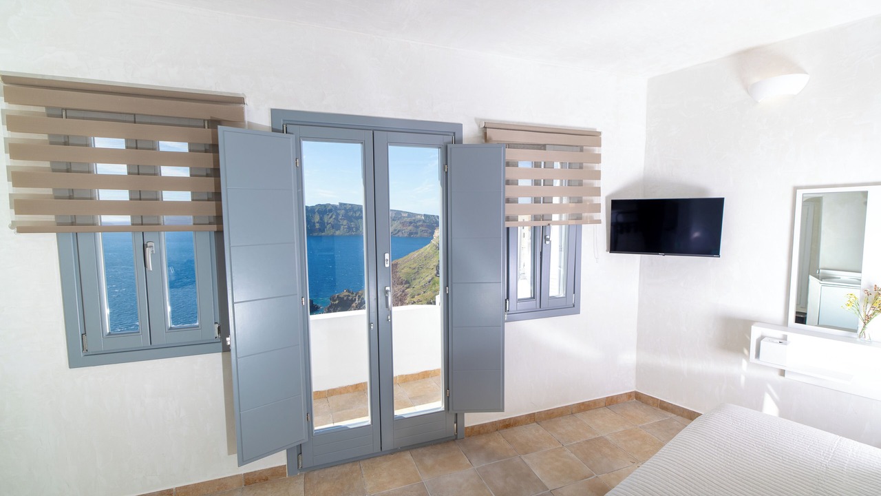 Photo of Bedroom in Oia