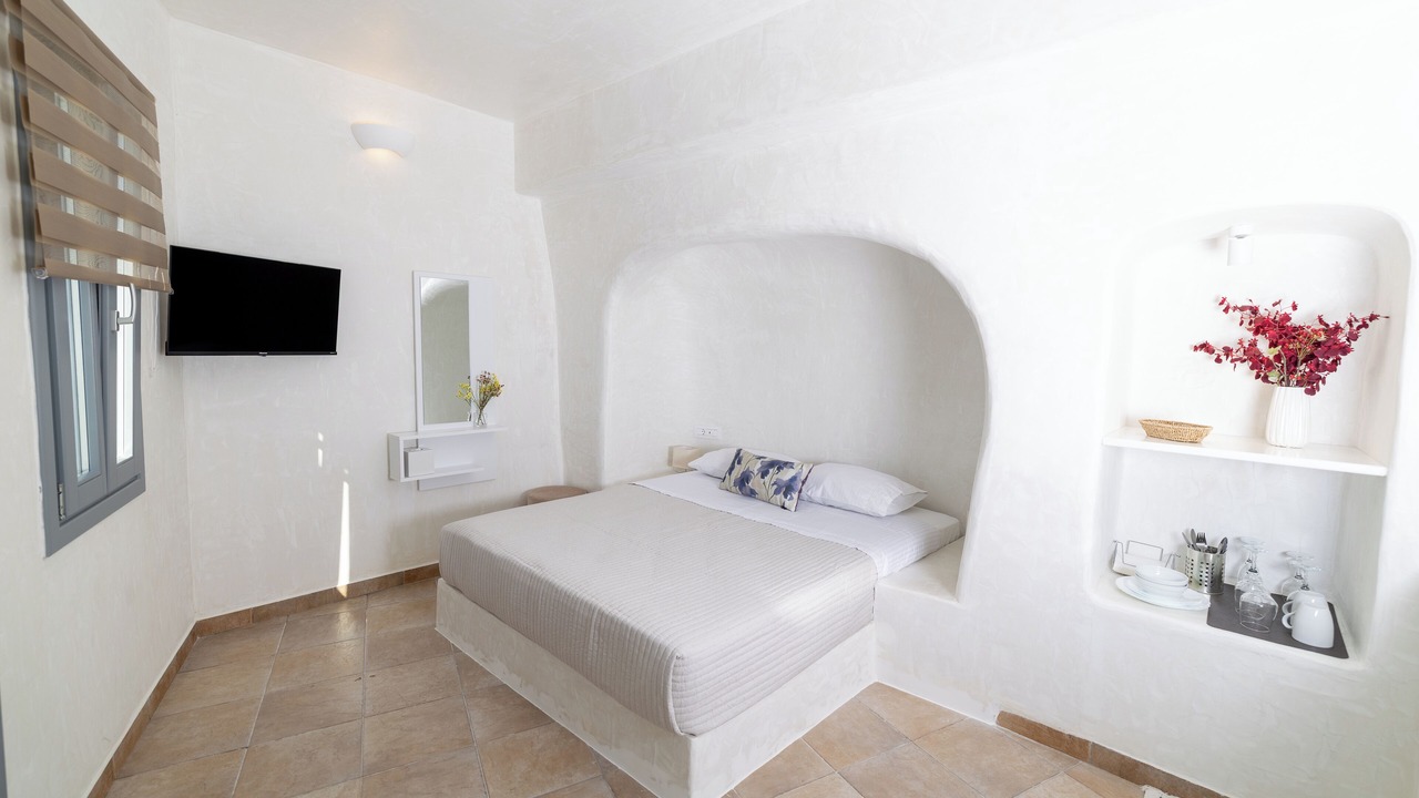 Photo of Bedroom in Oia
