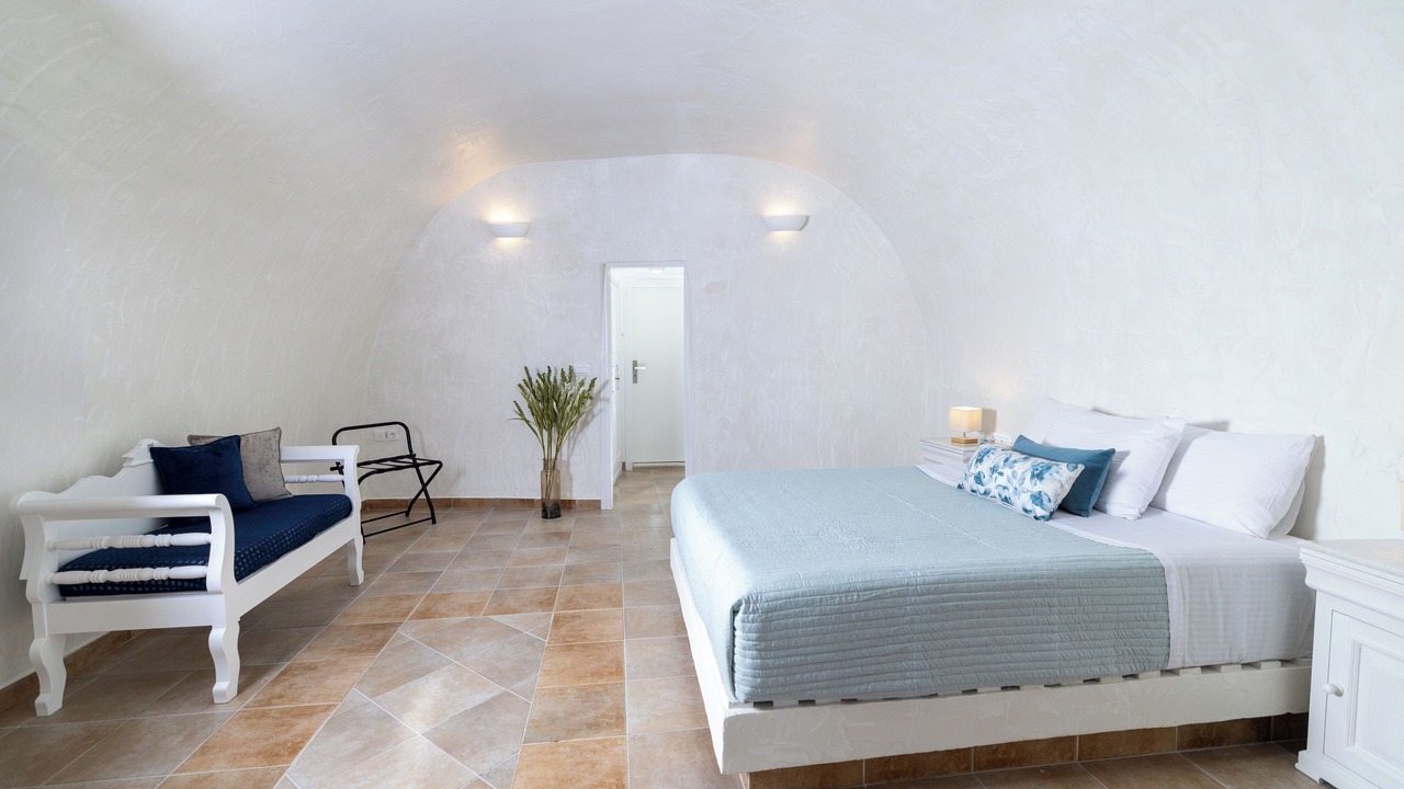 Photo of Bedroom in Oia