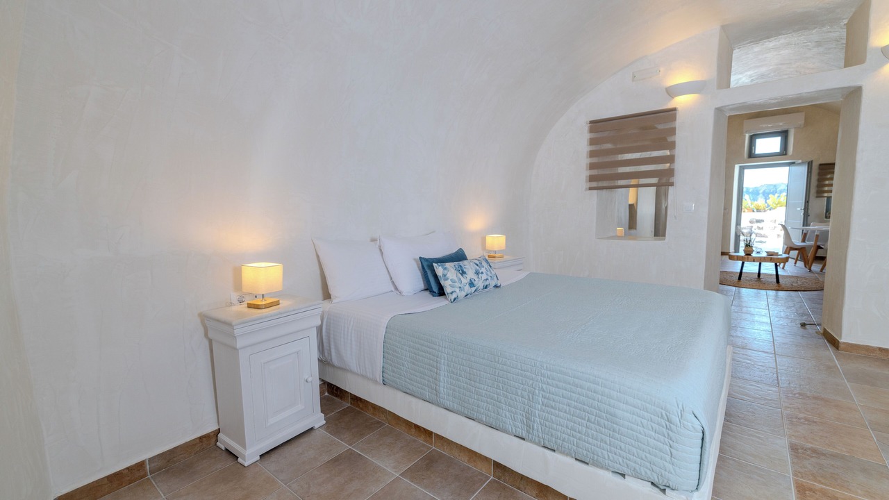 Photo of Bedroom in Oia