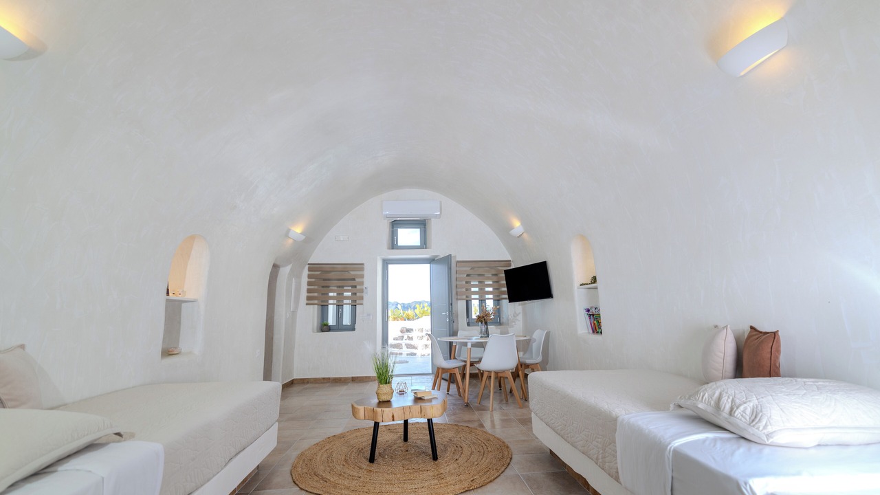 Photo of Bedroom in Oia