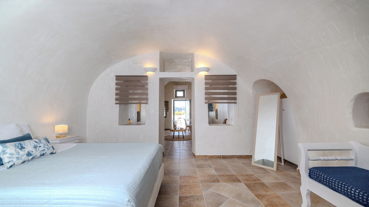 Photo of Bedroom in Oia