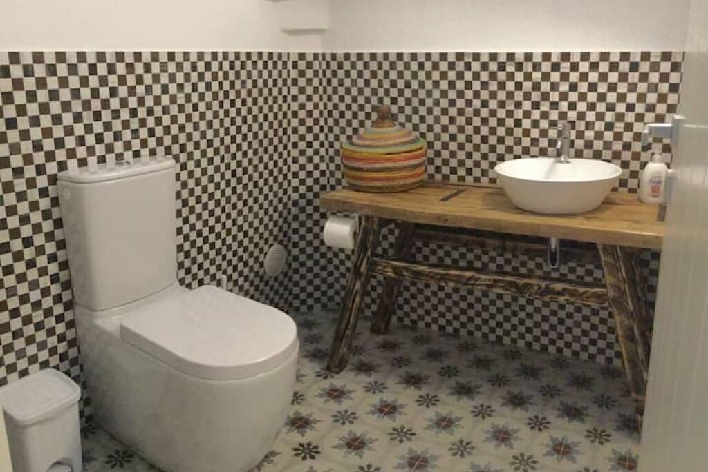 Photo of Bathroom in Kamari