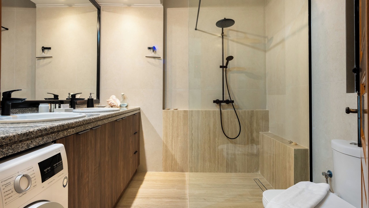 Photo of Bathroom in Argyroupoli
