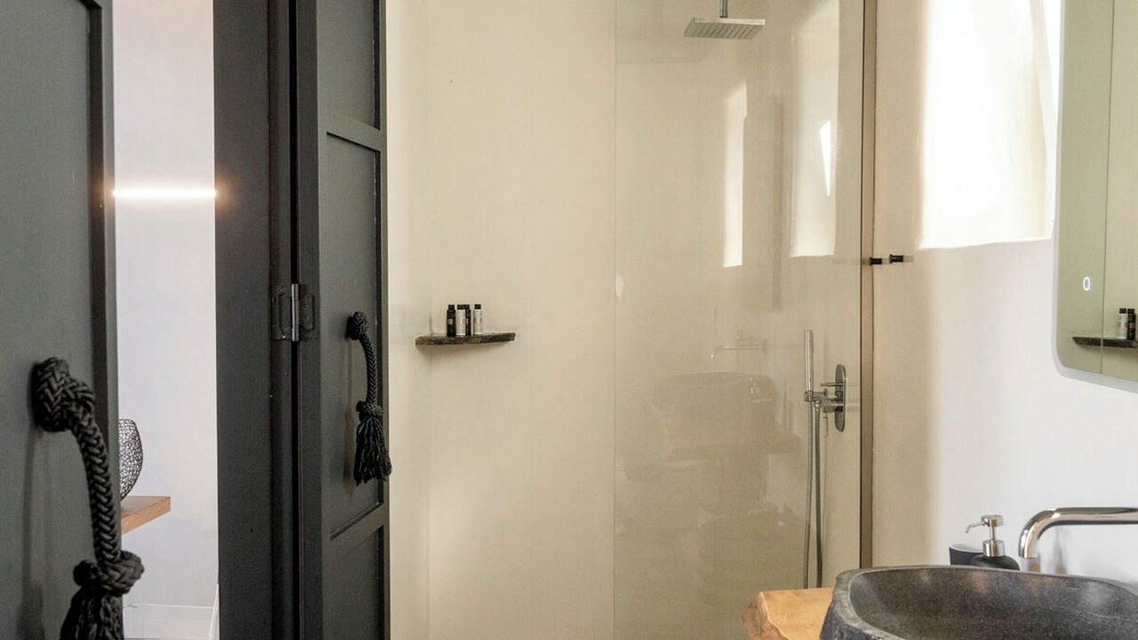 Photo of Bathroom in Ano Mera
