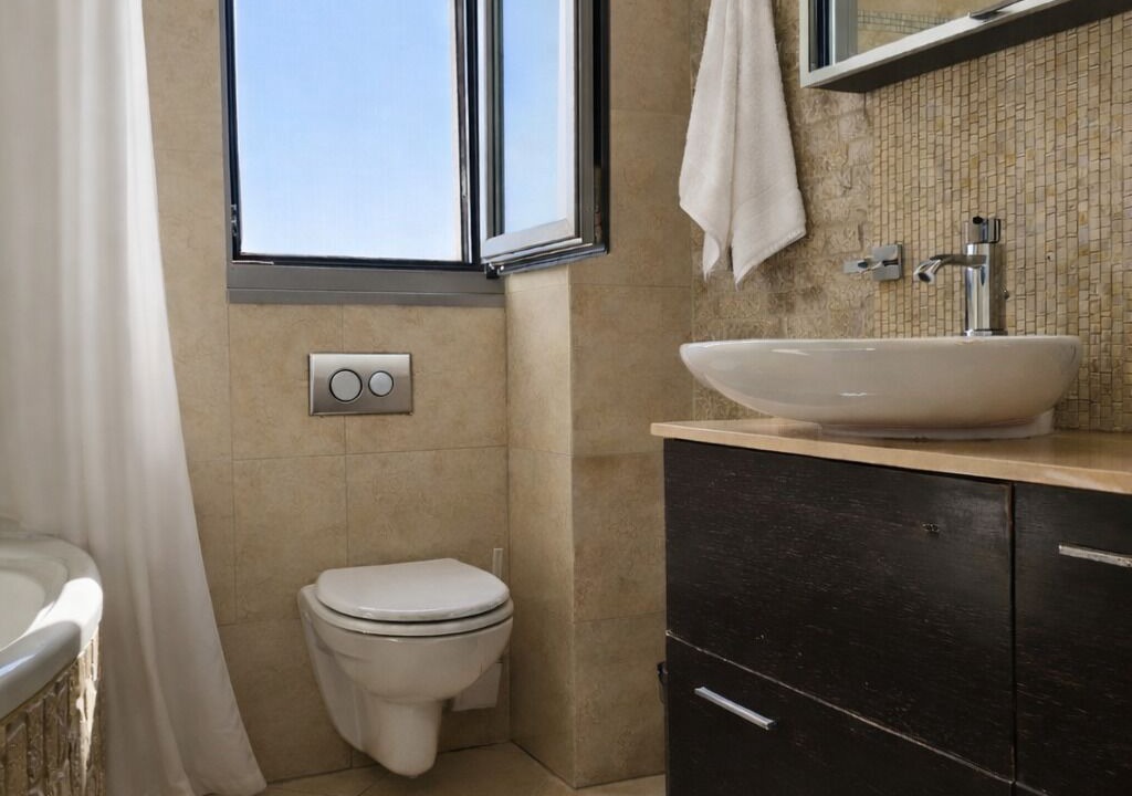 Photo of Bathroom in Rhodes Town