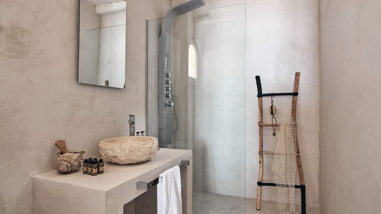 Photo of Bathroom in Neromilos