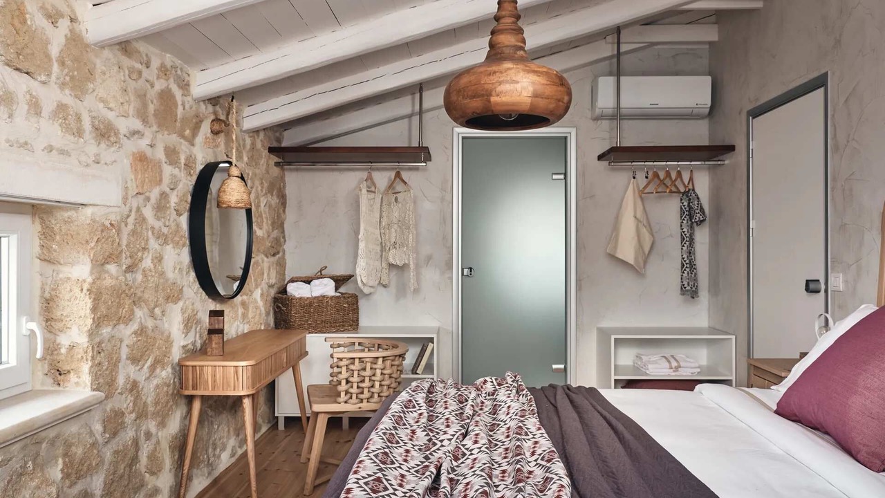 Photo of Bedroom in Neromilos